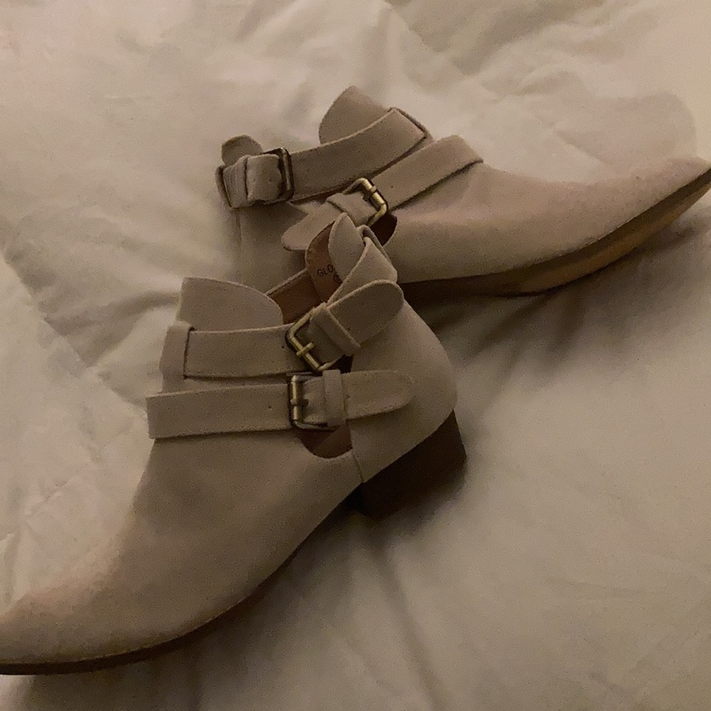 Booties never worn - Picture 5 of 5